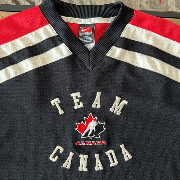 Team Canada Jersey - Youth XL - Picture 7 of 11